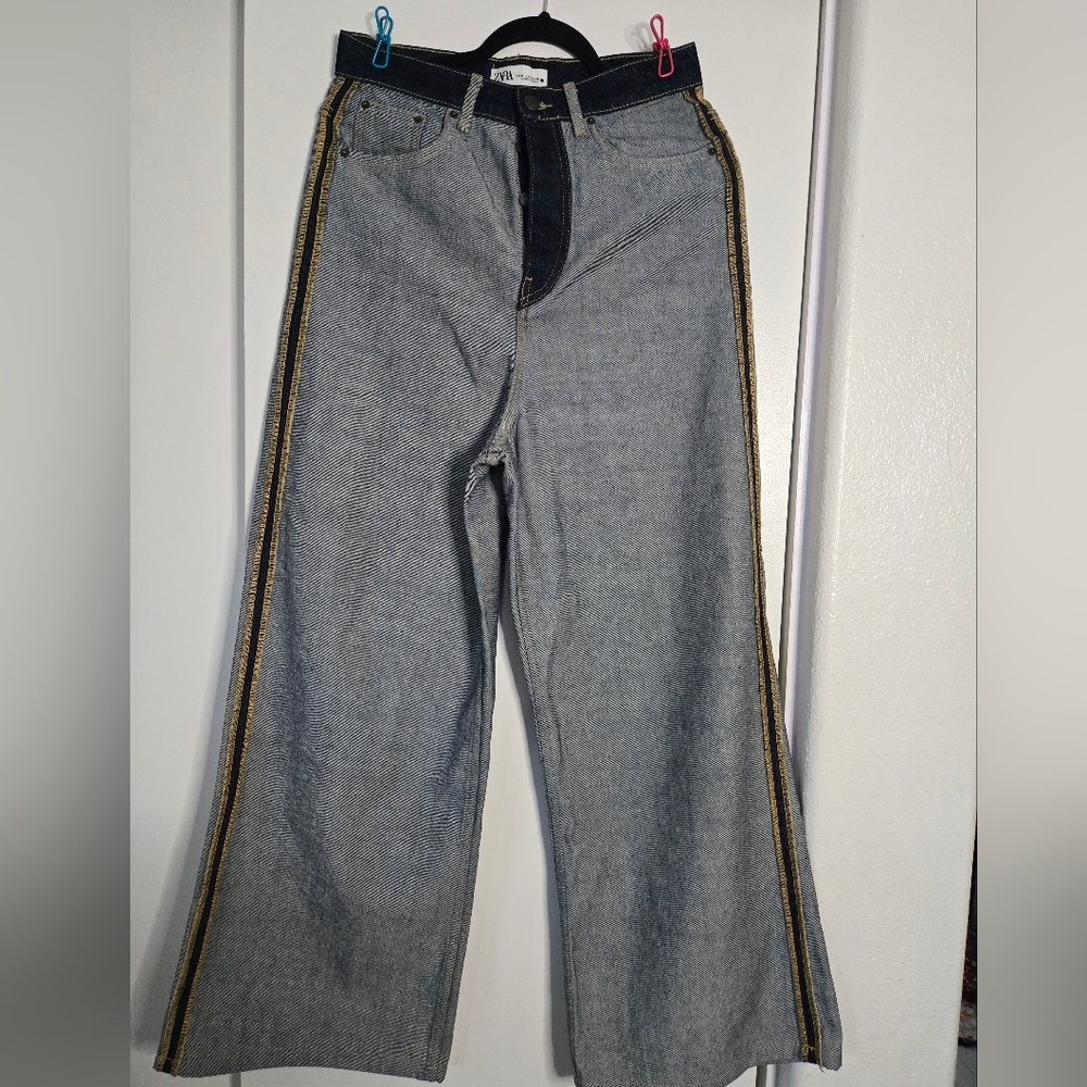 Zara Women's Jeans with Gold and Black Accents